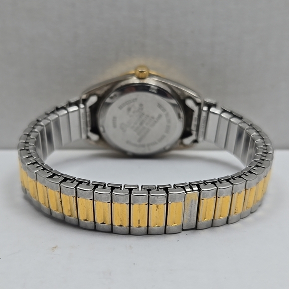 Precision by Gruen 237803114 Two Tone Womens Watch New Battery Date.    - Read - - Picture 7 of 11